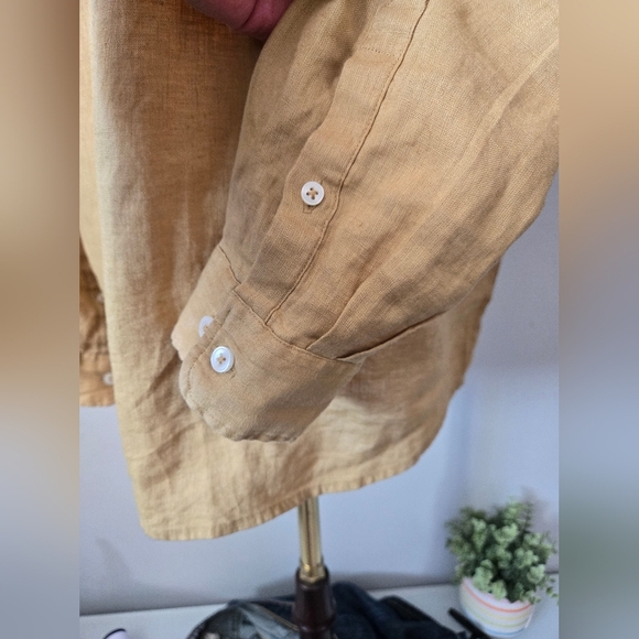 GALERIES LAFAYETTE Tan Linen Long Sleeve Button Up Top. Size Large - Picture 6 of 11